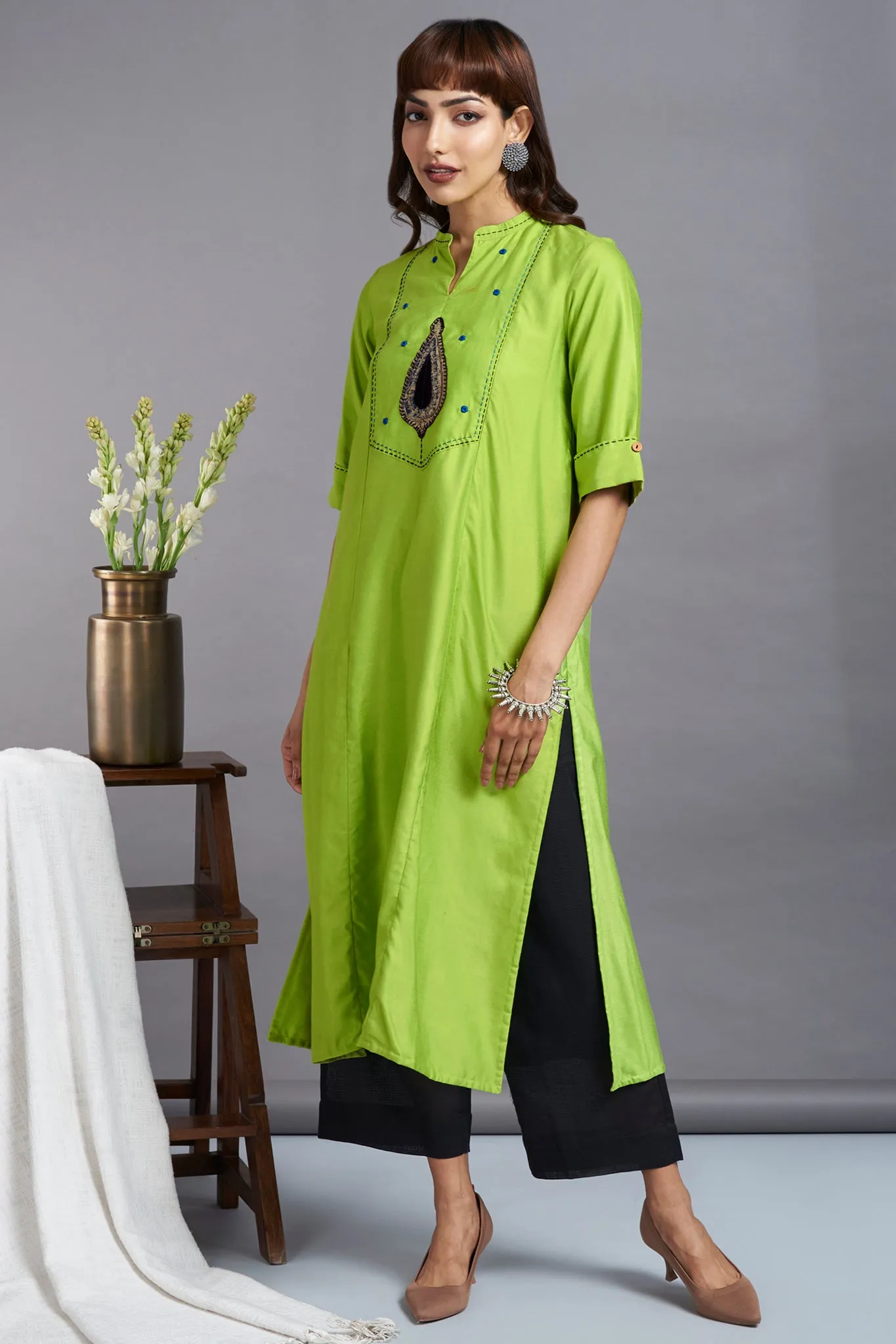 long yoke panel kurta - glistening lime & mughal butta