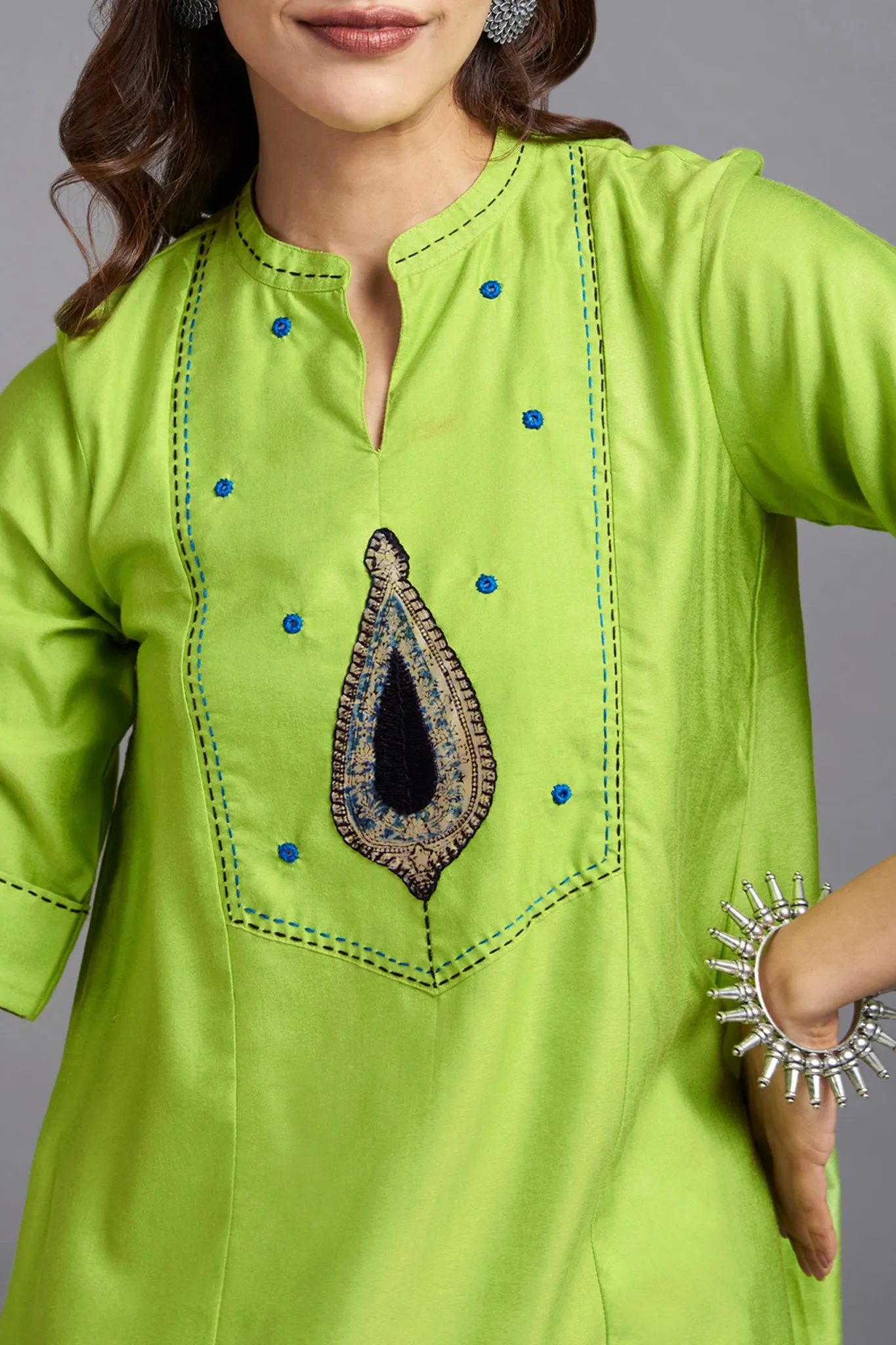 long yoke panel kurta - glistening lime & mughal butta