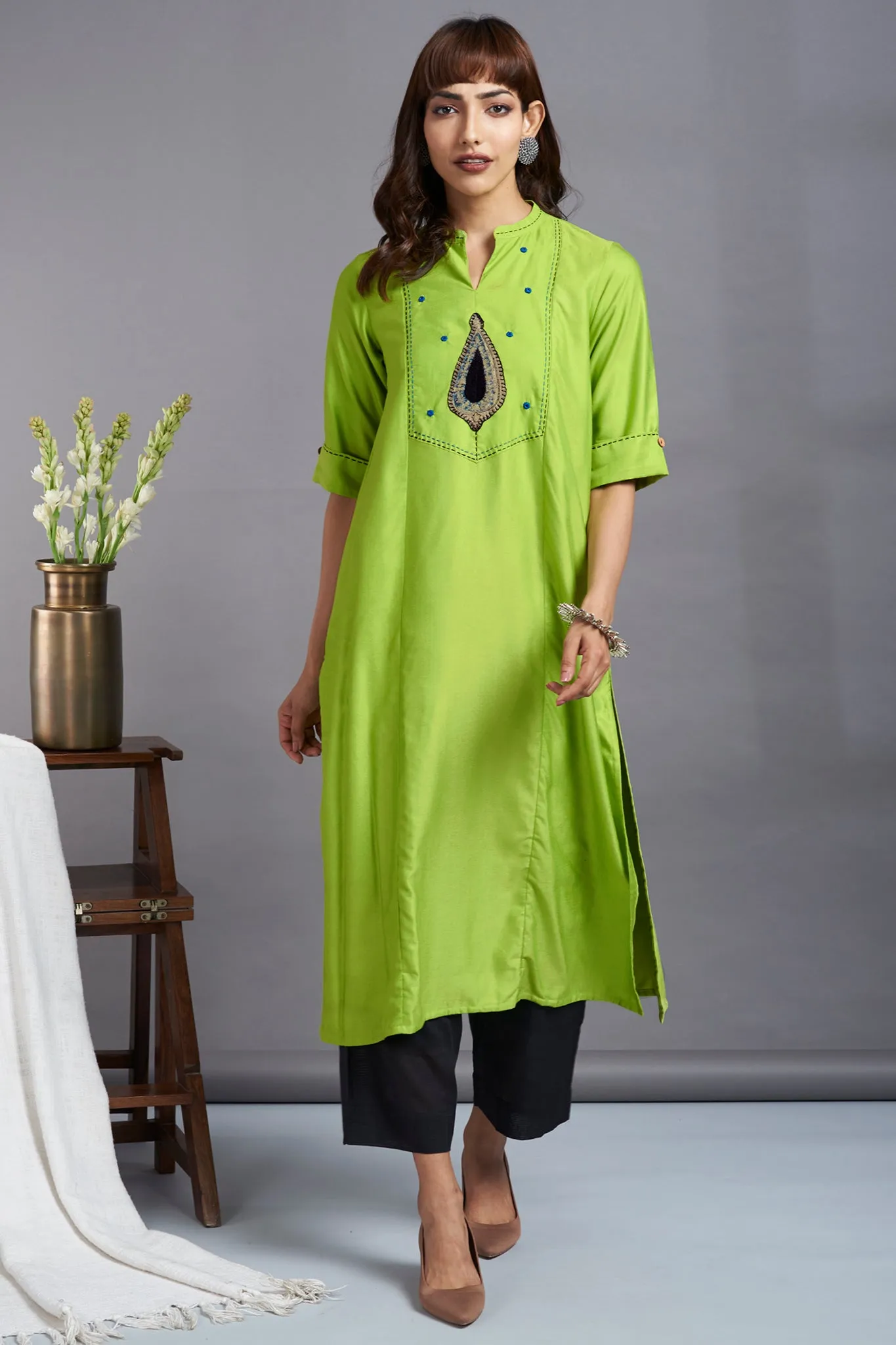 long yoke panel kurta - glistening lime & mughal butta