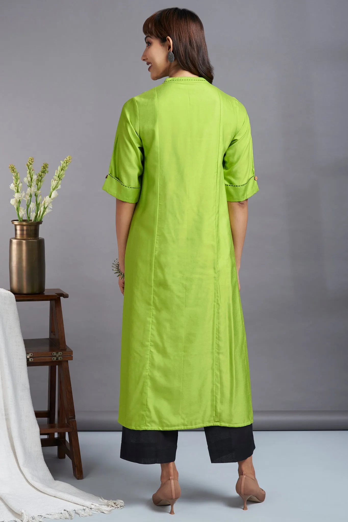 long yoke panel kurta - glistening lime & mughal butta