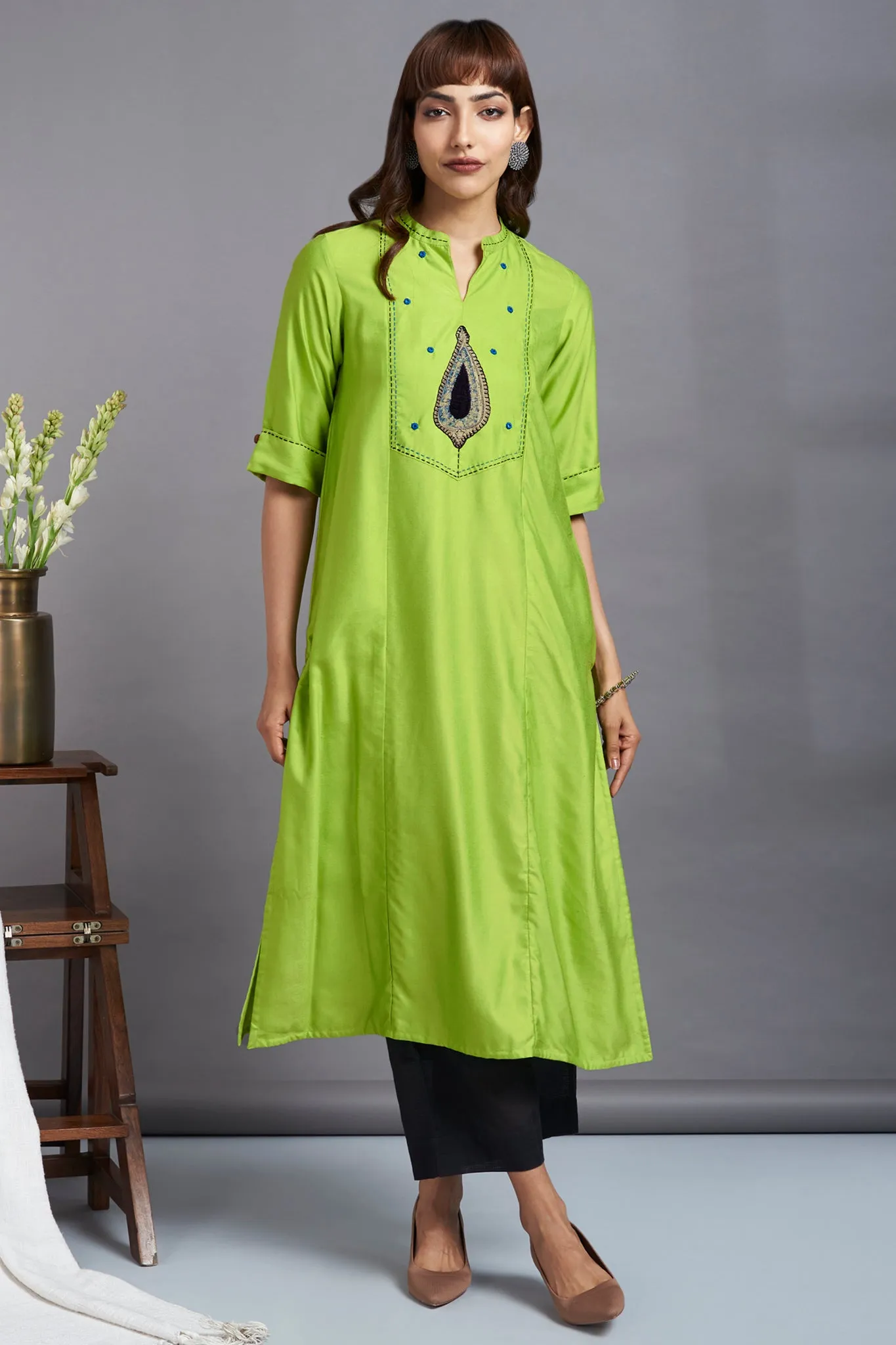 long yoke panel kurta - glistening lime & mughal butta